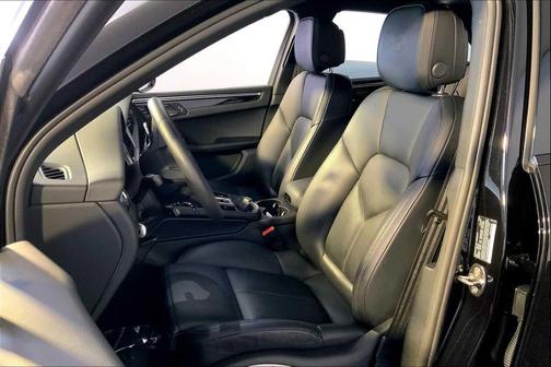 2025 Porsche Macan AWD