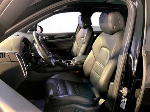 2022 Porsche Cayenne Cayenne