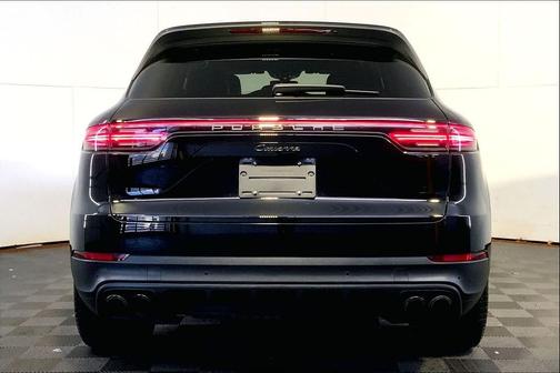 2022 Porsche Cayenne Cayenne