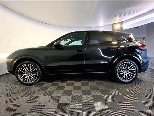 2022 Porsche Cayenne Cayenne