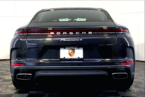 2026 Porsche Panamera 4