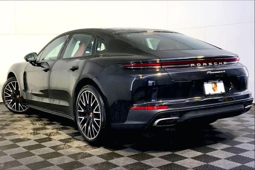 2026 Porsche Panamera 4