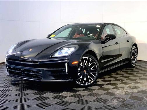 2026 Porsche Panamera 4