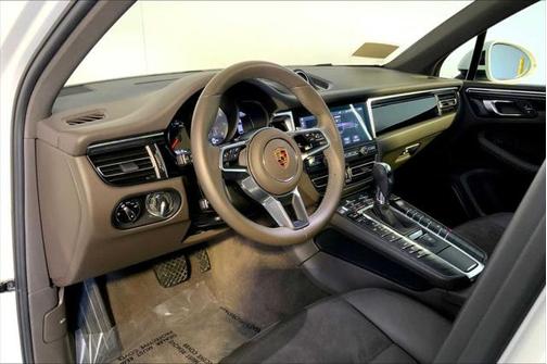 2021 Porsche Macan Base
