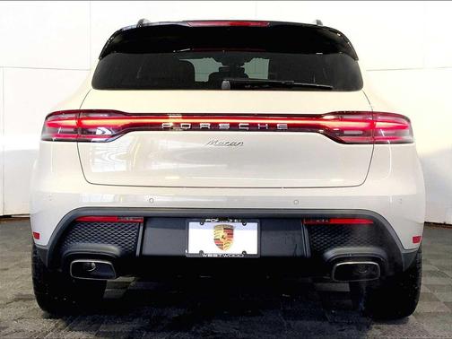 2026 Porsche Macan AWD