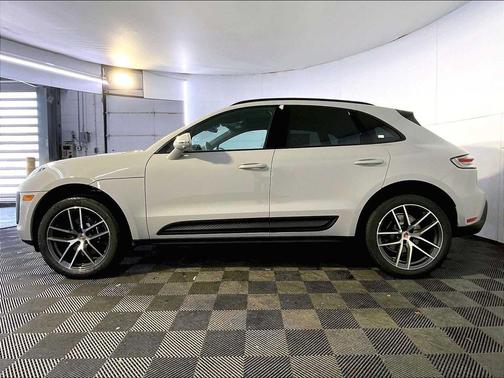 2026 Porsche Macan AWD
