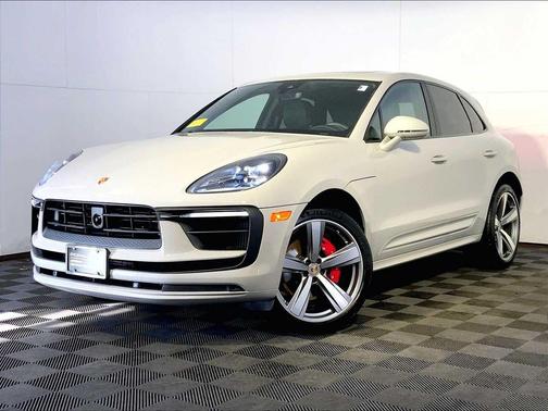 Chalk 2023 Porsche Macan Macan