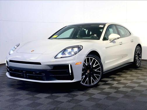 2026 Porsche Panamera 4