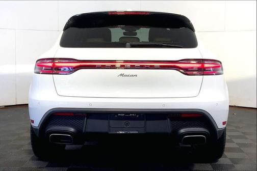 2025 Porsche Macan AWD