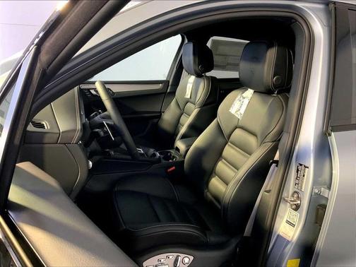 2026 Porsche Macan T