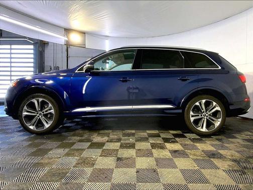 2023 Audi Q7 55 Premium Plus