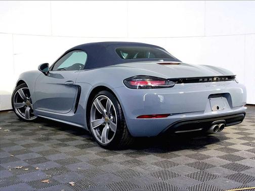 2025 Porsche 718 Boxster S