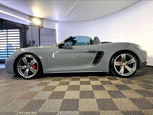 2025 Porsche 718 Boxster S