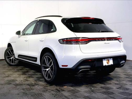 2026 Porsche Macan AWD
