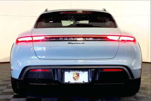 2025 Porsche Taycan 4