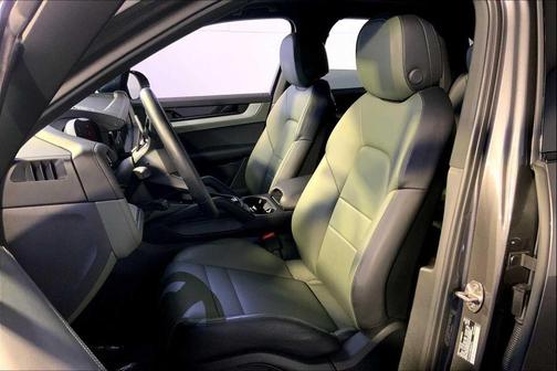 2024 Porsche Cayenne Base (Tiptronic)