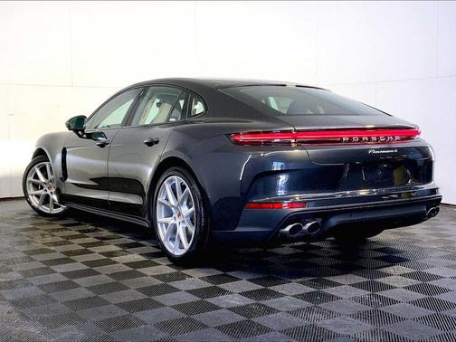 2026 Porsche Panamera 4