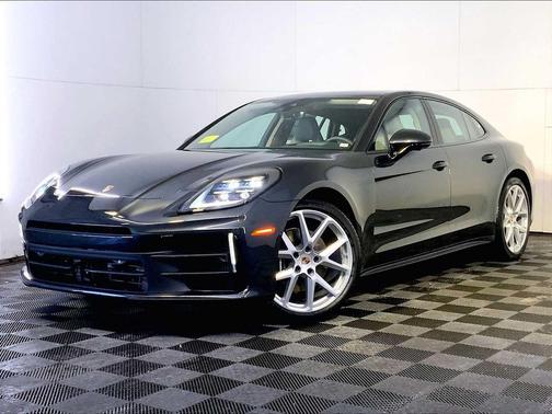 2026 Porsche Panamera 4