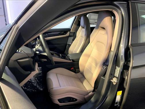 2026 Porsche Panamera 4