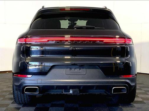 Chromite Black Metallic 2024 Porsche Cayenne Cayenne