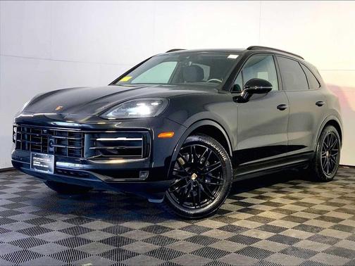 Chromite Black Metallic 2024 Porsche Cayenne Cayenne