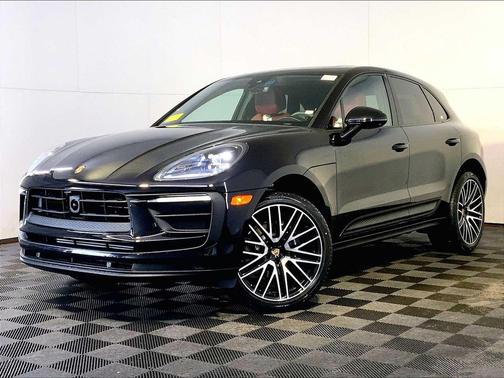 2026 Porsche Macan AWD