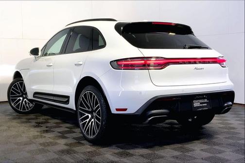 2022 Porsche Macan 