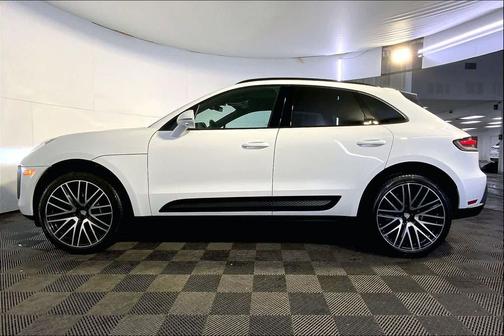 2022 Porsche Macan 