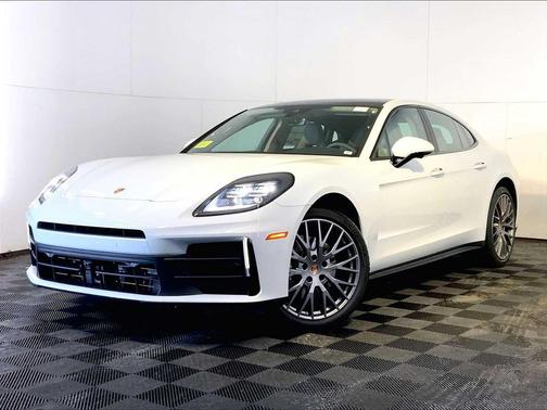 2026 Porsche Panamera 4