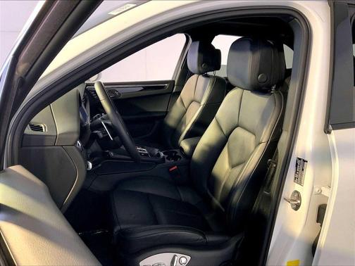 White 2023 Porsche Macan Macan