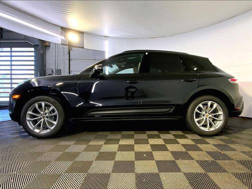 2026 Porsche Macan AWD