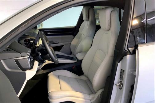 2025 Porsche Macan 4