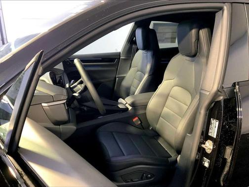 2026 Porsche Macan 4