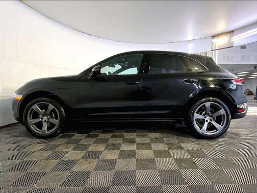 2026 Porsche Macan AWD