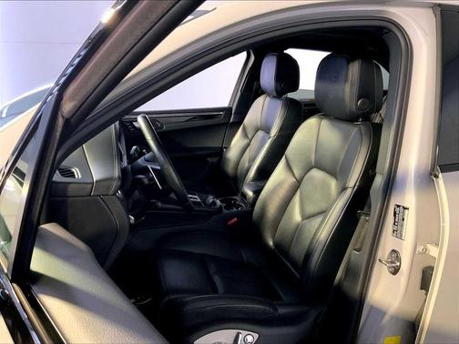 Chalk 2023 Porsche Macan T