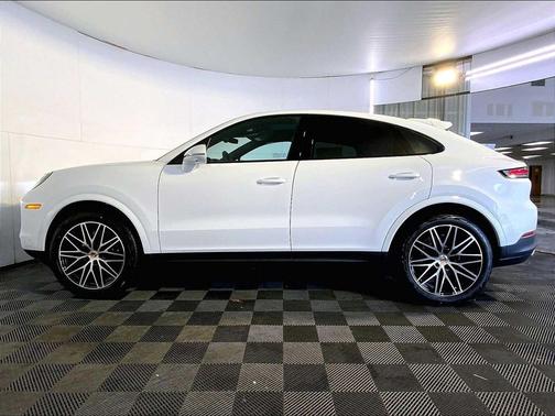 2Y/Carrara White M 2026 Porsche Cayenne Cayenne