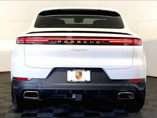 2Y/Carrara White M 2026 Porsche Cayenne Cayenne