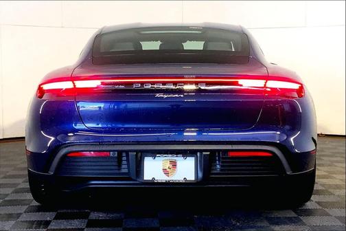 2025 Porsche Taycan 