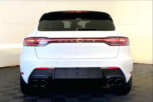 2022 Porsche Macan 