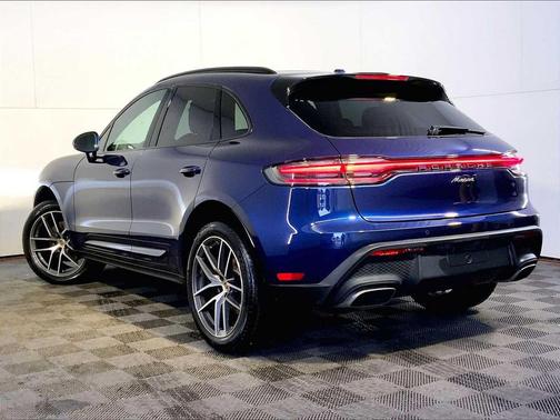 2025 Porsche Macan AWD