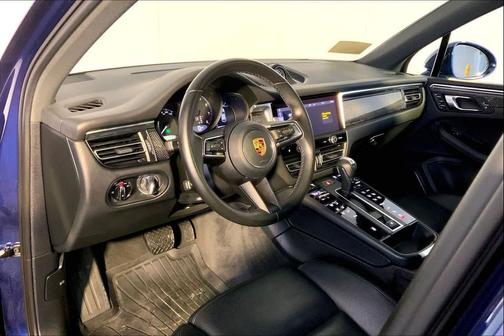 2023 Porsche Macan AWD