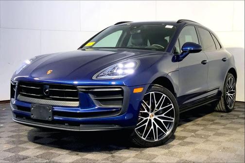 2023 Porsche Macan AWD