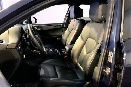 2023 Porsche Macan AWD