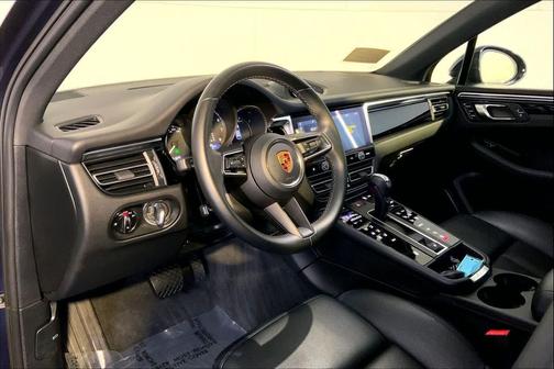 2023 Porsche Macan AWD