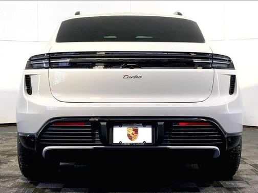 2026 Porsche Macan Turbo