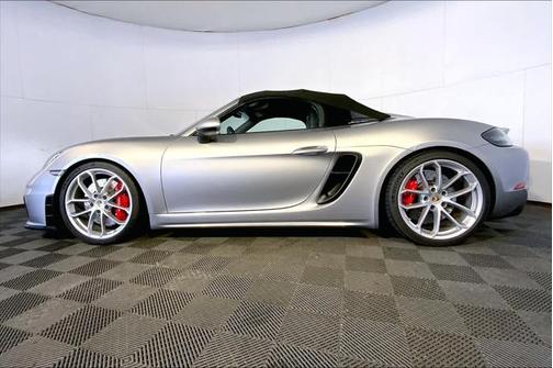 2021 Porsche 718 Spyder Roadster