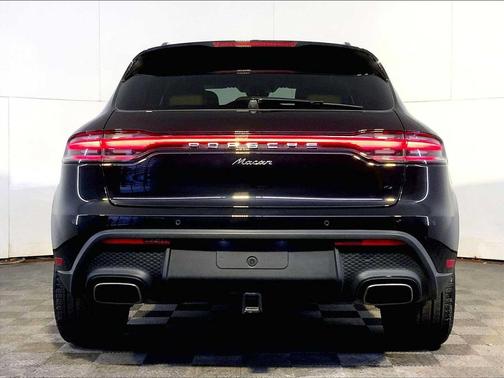 2025 Porsche Macan AWD