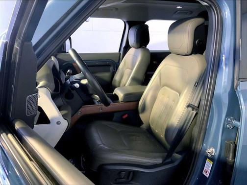 2020 Land Rover Defender 110 SE