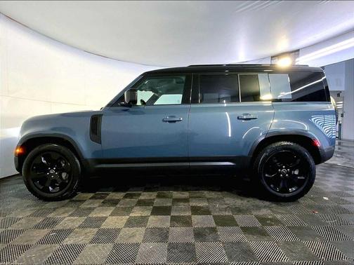 2020 Land Rover Defender 110 SE