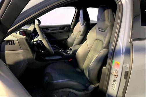 2024 Porsche Cayenne Turbo GT